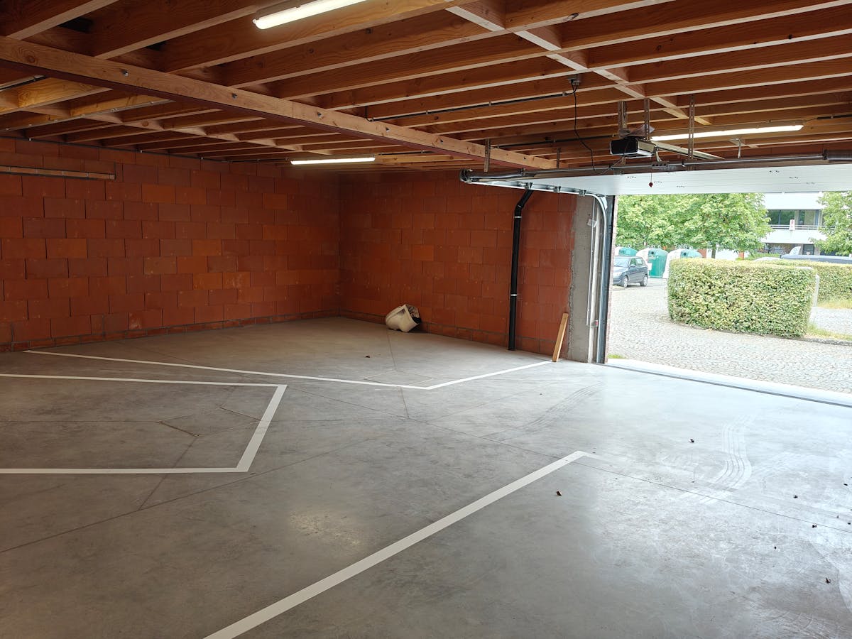 Place de parking dans un garage au centre de Poperinge - photo 4