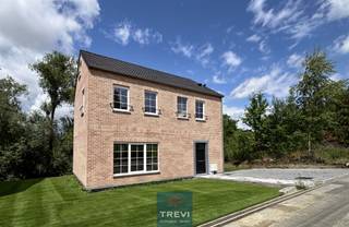 Clabecq, dans une petite rue résidentielle calme, grande villa neuve clé sur porte basse énergie disponible à l'acte ! Belle villa toute équipée...