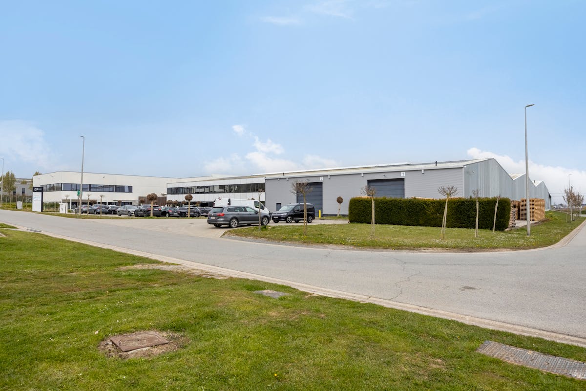 Flexibel in te vullen (kantoor)ruimte van ca. 950 m² te huur in moderne KMO-zone te Gingelom - foto 4