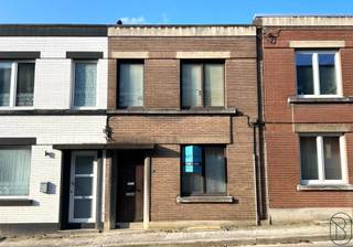 Woning met 2 SLK en TUIN (momenteel verhuurd), op wandelafstand van winkels, scholen en openbaar vervoer. INDELING: Gelijkvloers:...