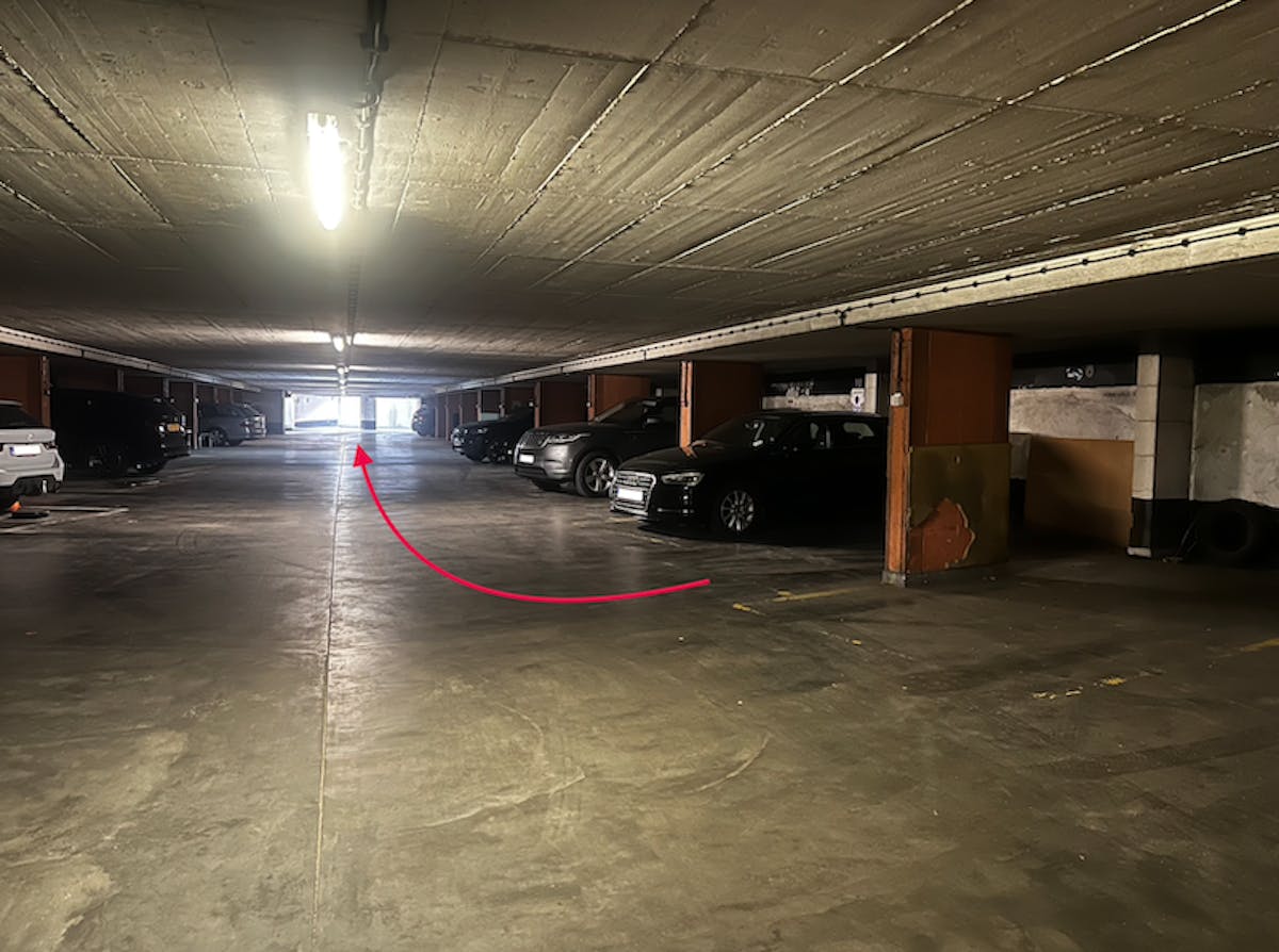 Autostaanplaats te koop gelegen in de Leopold Parking - foto 4