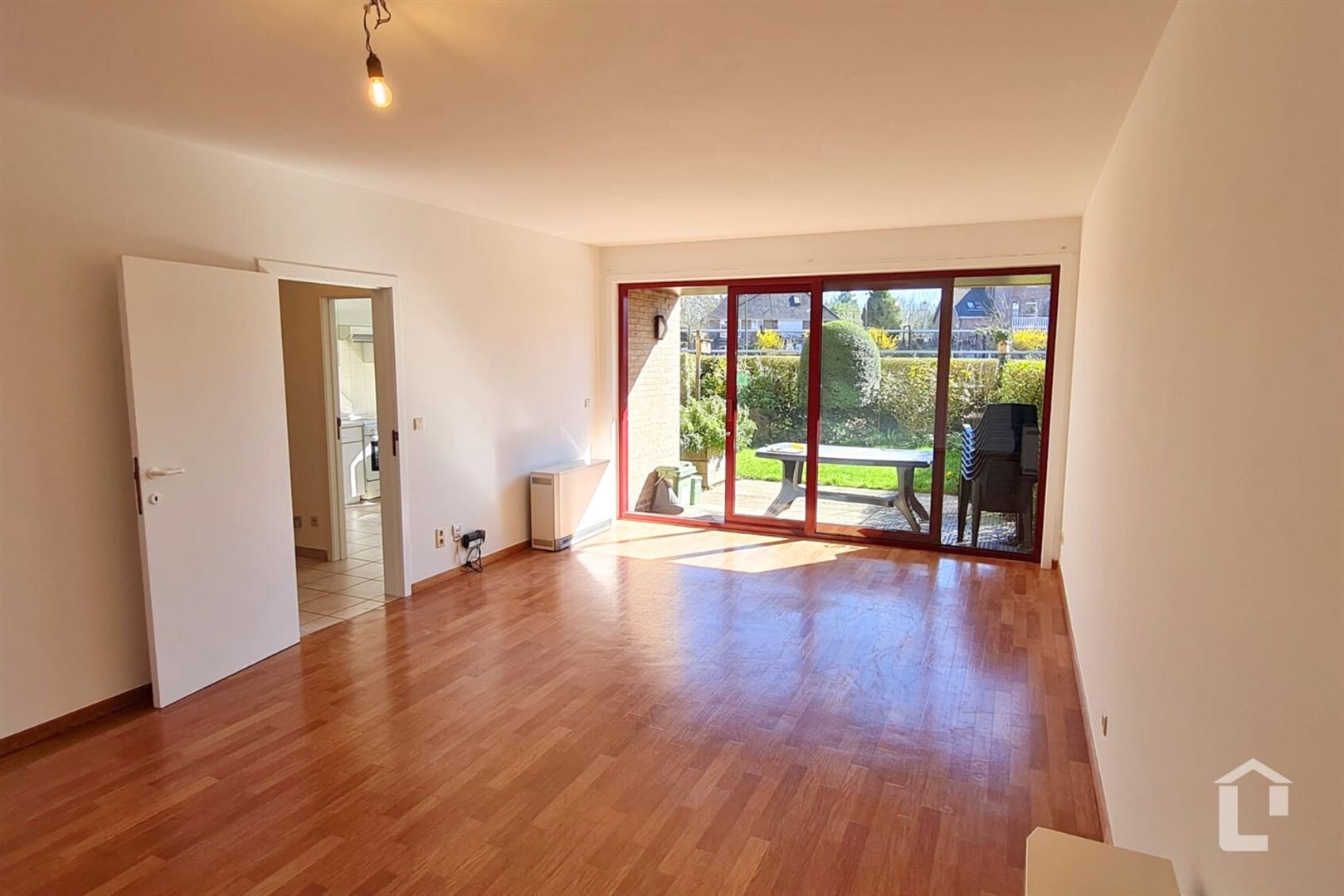 Centraal gelegen appartement met 2 slaapkamers - foto 1