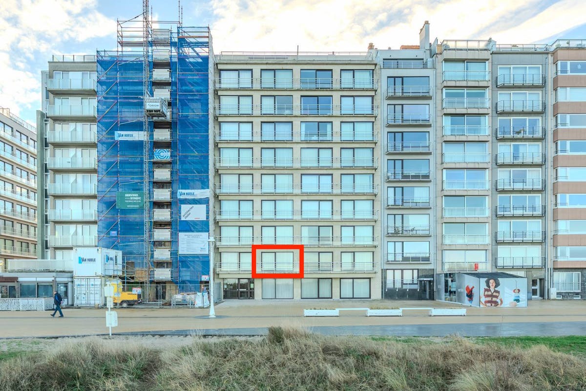 Prachtig gerenoveerd appartement met frontaal zeezicht! - foto 3