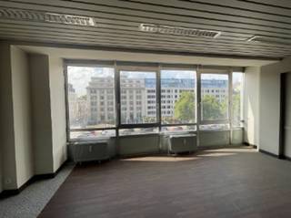 Kantoren met een ideale en strategische ligging in het hart van de Europese wijk. Talrijke faciliteiten in de onmiddellijke omgeving...