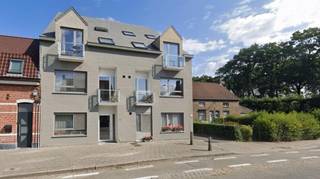 Gerenoveerd 2-slaapkamerappartement op een interessante ligging in Assebroek.Met een vlotte verbinding naar de ring en het centrum van Brugge.Ideaal...