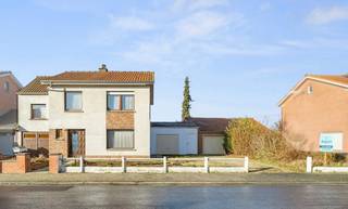 Maison familiale à vendre à Spiere-Helkijn avec jardin et garagesSituée dans un quartier calme et familial à Spiere-Helkijn, cette spacieuse maison...