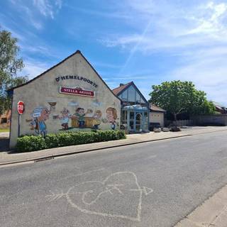 &#128293; over te nemen: Instapklare Brasserie/feestzaal met aparte woning &amp; verder in te richten Studio nabij E17! &#128293;Een buitenkans ! Ook...