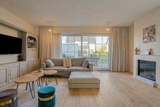 Knappe energiezuinige woning vlakbij het centrum....Deze instapklare woning komen we binnen via de inkomhal met apart gastentoilet met ernaast een...