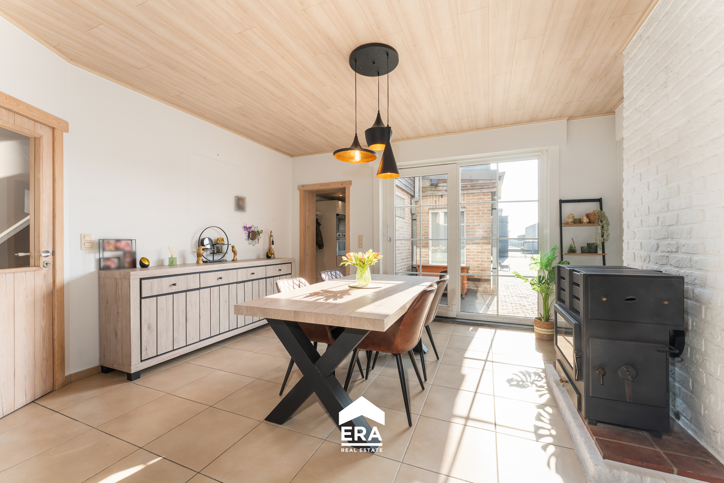 Gezinswoning met 3 slaapkamers, bijgebouw en tuin (766 m2) - foto 4