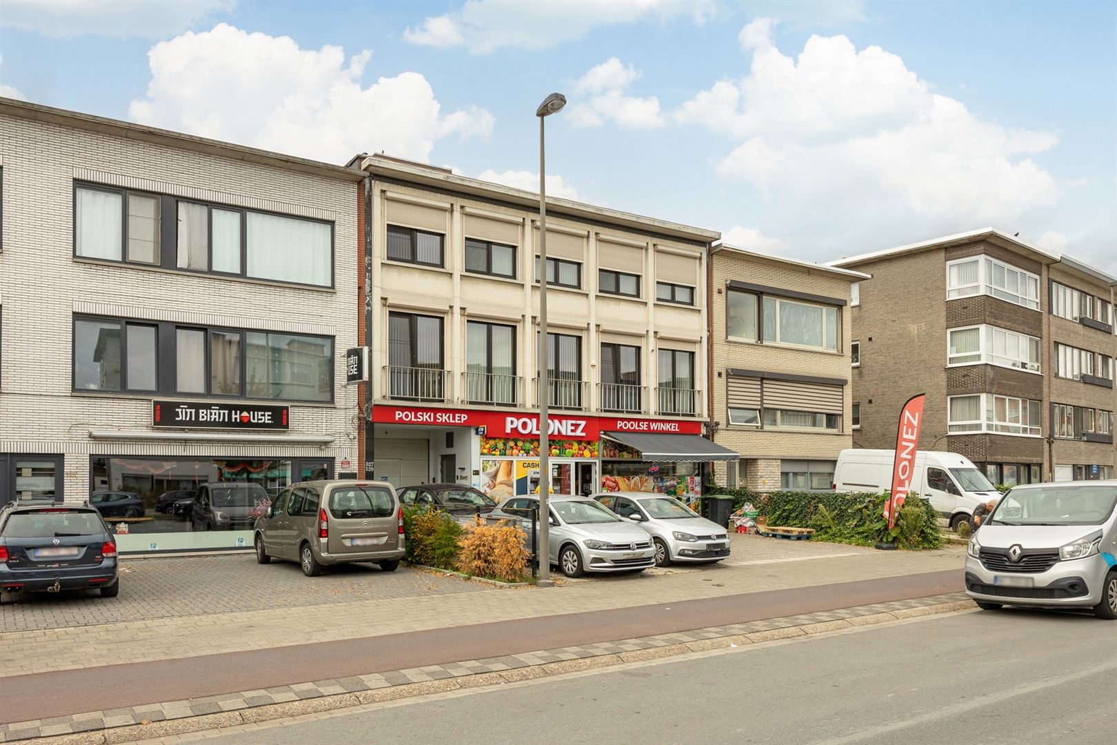 Ruim opbrengsteigendom met lift, garage en verhuurde handelsruimte - foto 1