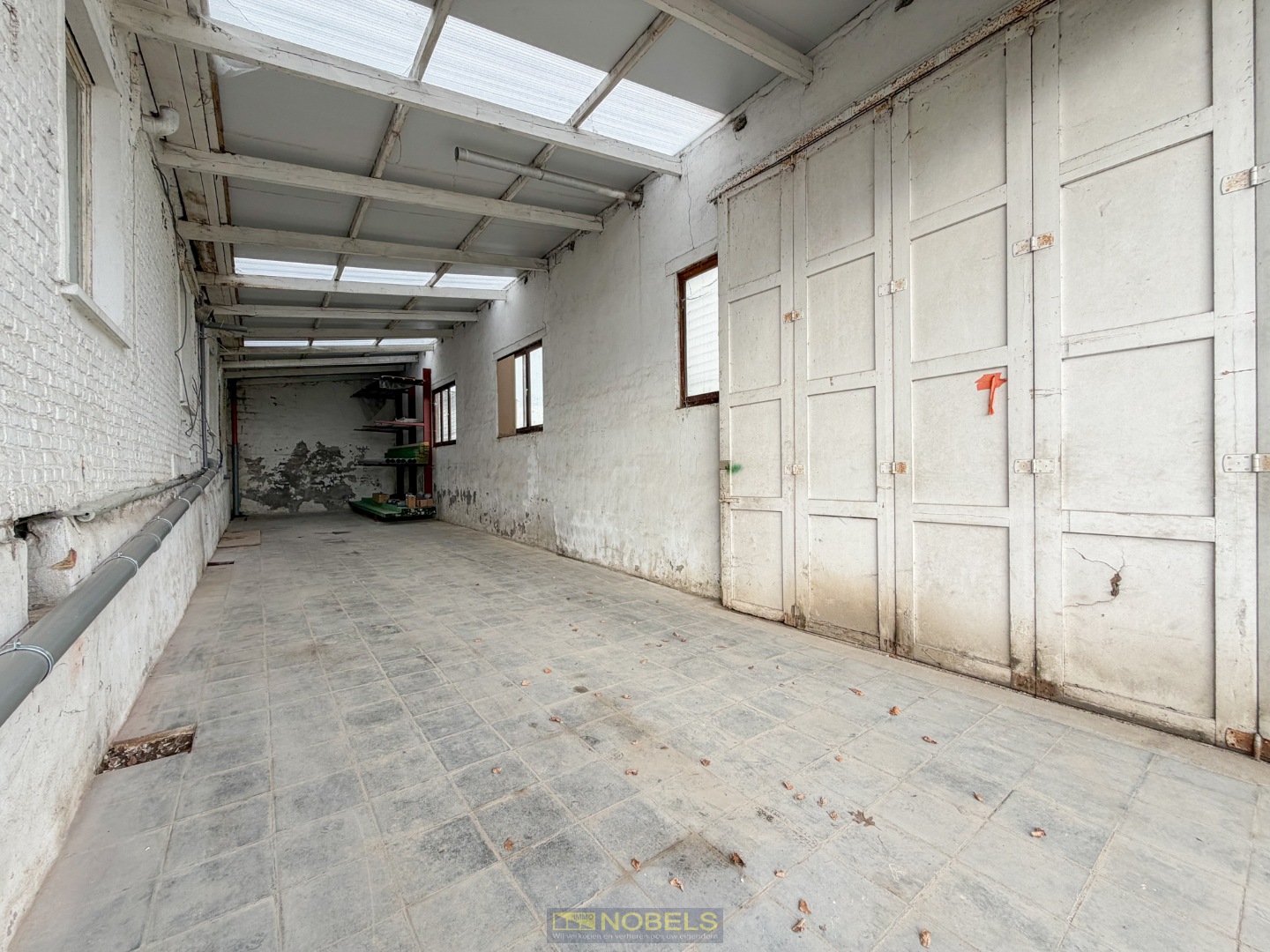 Te huur, magazijn van +-80m² met privatieve oprit gelegen te Mater  (Oudenaarde) - foto 3