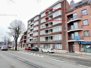 Dit ruim appartement van 112 m² is ideaal voor wie op zoek is naar een centrale ligging en veel wooncomfort. Gelegen op wandelafstand van het...