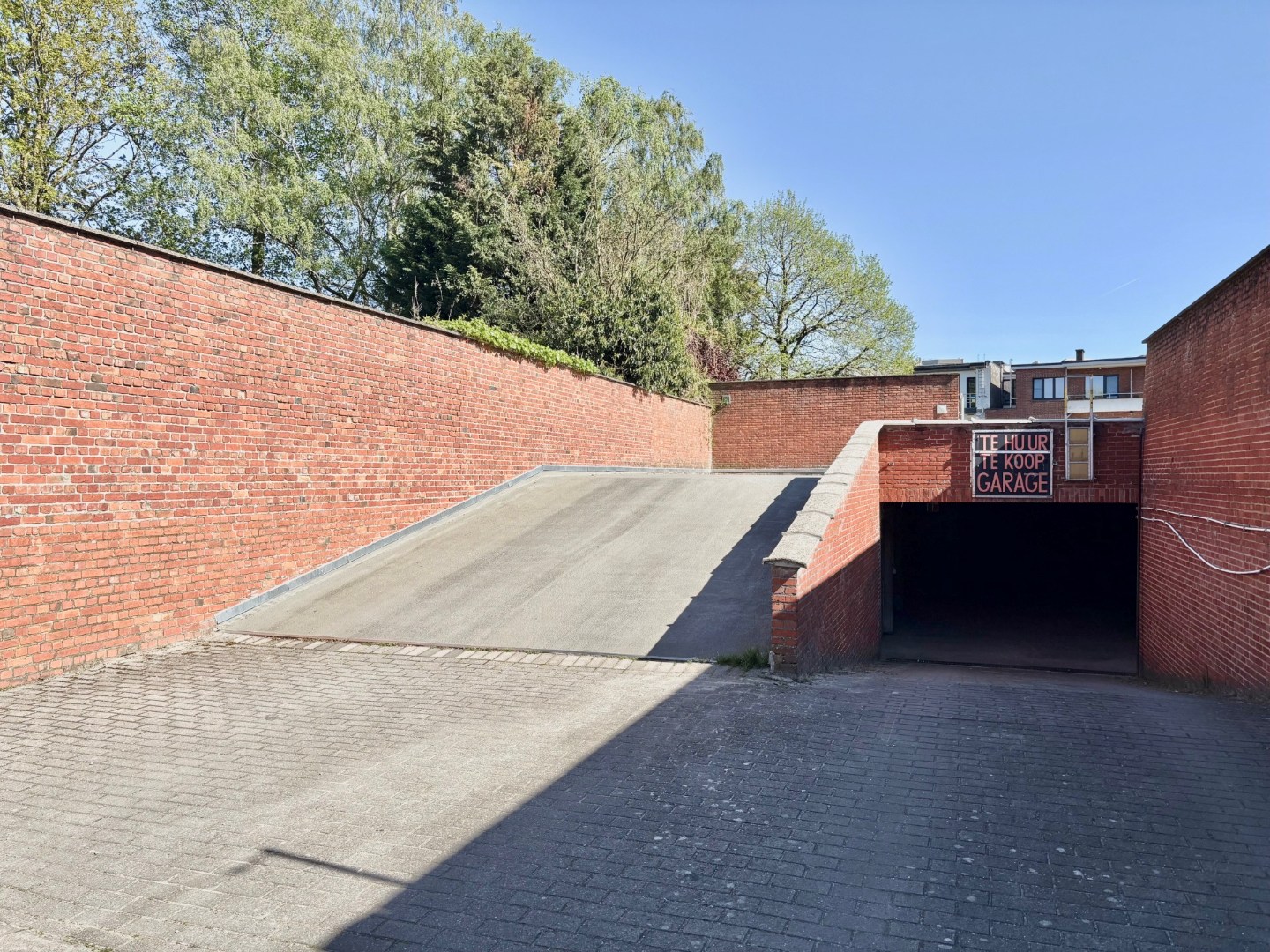 Ondergrondse garagebox met handmatige poort - foto 2