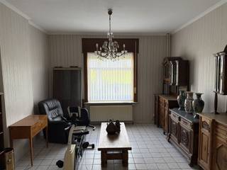 Troeven: * Ruim perceel van ±7a 40ca * 3 slaapkamers + uitbreidingsmogelijkheid op zolder * Inpandige garage en kelder * Lichtrijke leef- en...