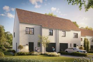 Hectaar bouwt energiezuinige en praktisch ingerichte nieuwbouwwoningen op een rustige ligging in Opwijk (Droeshout).<br />De woningen zijn rustig gelegen maar toch zeer centraal nabij verschillende winkels, een lagere school en rechtstreeks verbinding tussen Brussel en Dendermonde. Ideaal voor mensen die bereikbaarheid zoeken maar vooral rust.<br /><br />Bij elke woning krijgt de koper de kans om volledig inspraak te hebben in de inrichting en afwerking van de woning. In samenspraak met onze betrouwbare partnerleveranciers kies je zelf de materialen en afwerking volgens smaak en budget – zo maak je van deze woning écht jouw thuis.<br /><br /><strong>Indeling Lot 02:</strong><br />Gelijkvloers: Inkomhal met gastentoilet, ruime leefruimte met open keuken (41,3m²) en inpandige garage (22,8m²)<br />Verdieping: Nachthal met apart toilet, 3 zeer ruime slaapkamers (17,3m² - 16m² - 13,3m²), badkamer uitgerust met ligbad, inloopdouche en dubbele lavabomeubel<br />Zolder: Toegankelijk via het zolderluik - ideaal als extra opbergruimte/uitbreiding (37m²)<br /><br /><strong>Troeven van deze woning:</strong>
<ul>
<li>Energiezuinig en lichtrijke woningen</li>
<li>Lucht/water warmtepomp en vloerverwarming </li>
<li>Ruime percelen </li>
<li>Regenwaterput 7.500l aangesloten op toiletten/wasmachine/buitenkraan</li>
<li>Inpandige garage</li>
</ul>
Wens je meer informatie, contacteer ons vandaag nog voor meer informatie of een afspraak op kantoor te Asse. <br />(Foto's zijn referentiebeelden van voorgaande projecten)