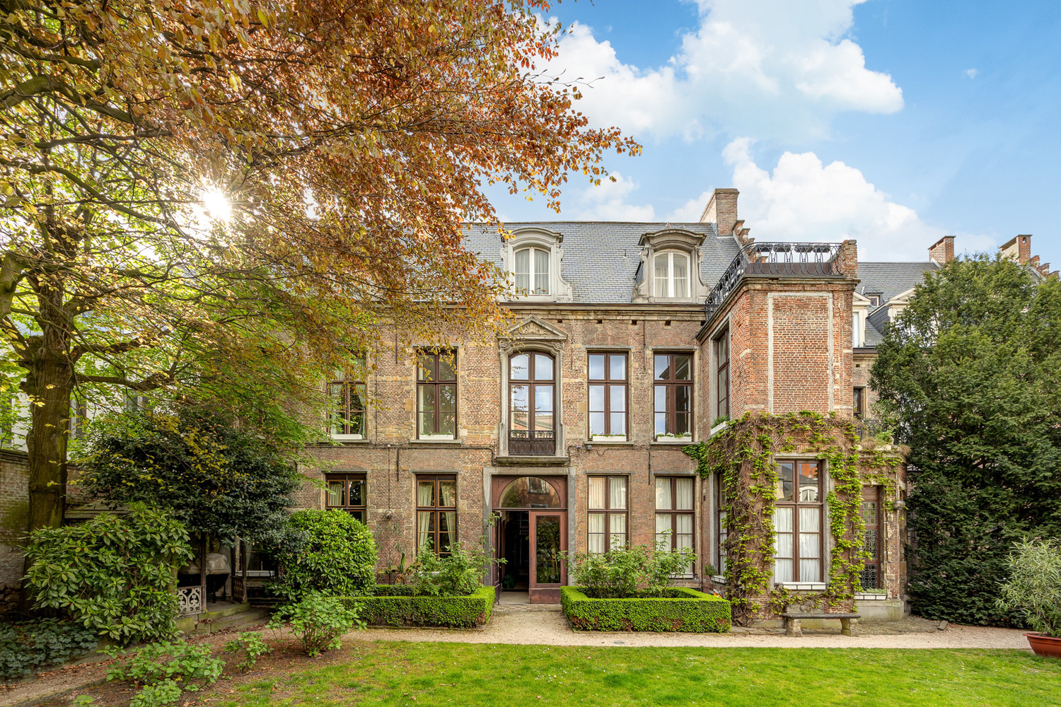 Een zeldzaam en groen privilige in het hart van Antwerpen: wonen in het historische Venushof - foto 2