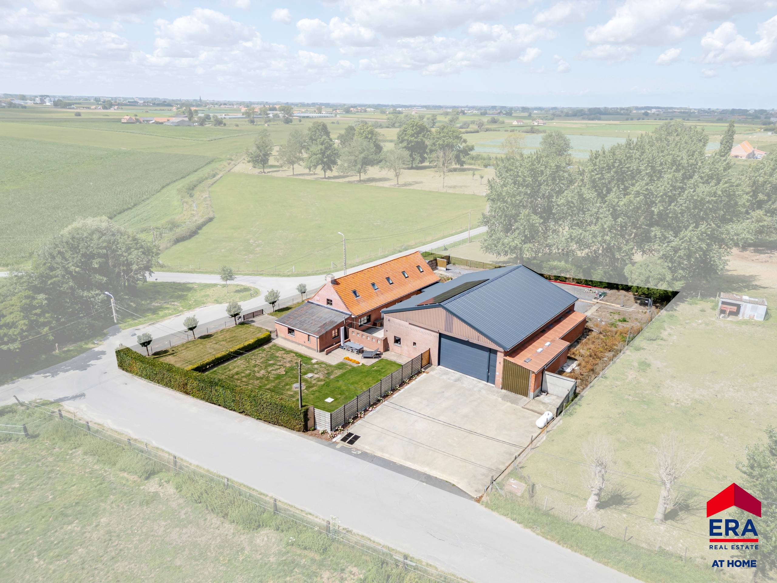 Landelijk gelegen woonst met loods(340m²) op 2530m². - foto 1