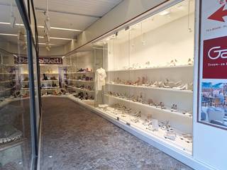 Handelspand te huur van ca. 135m² in het centrum van Roeselare, meer bepaald in de Canada Galerij, toegankelijk via de Ooststraat en de...