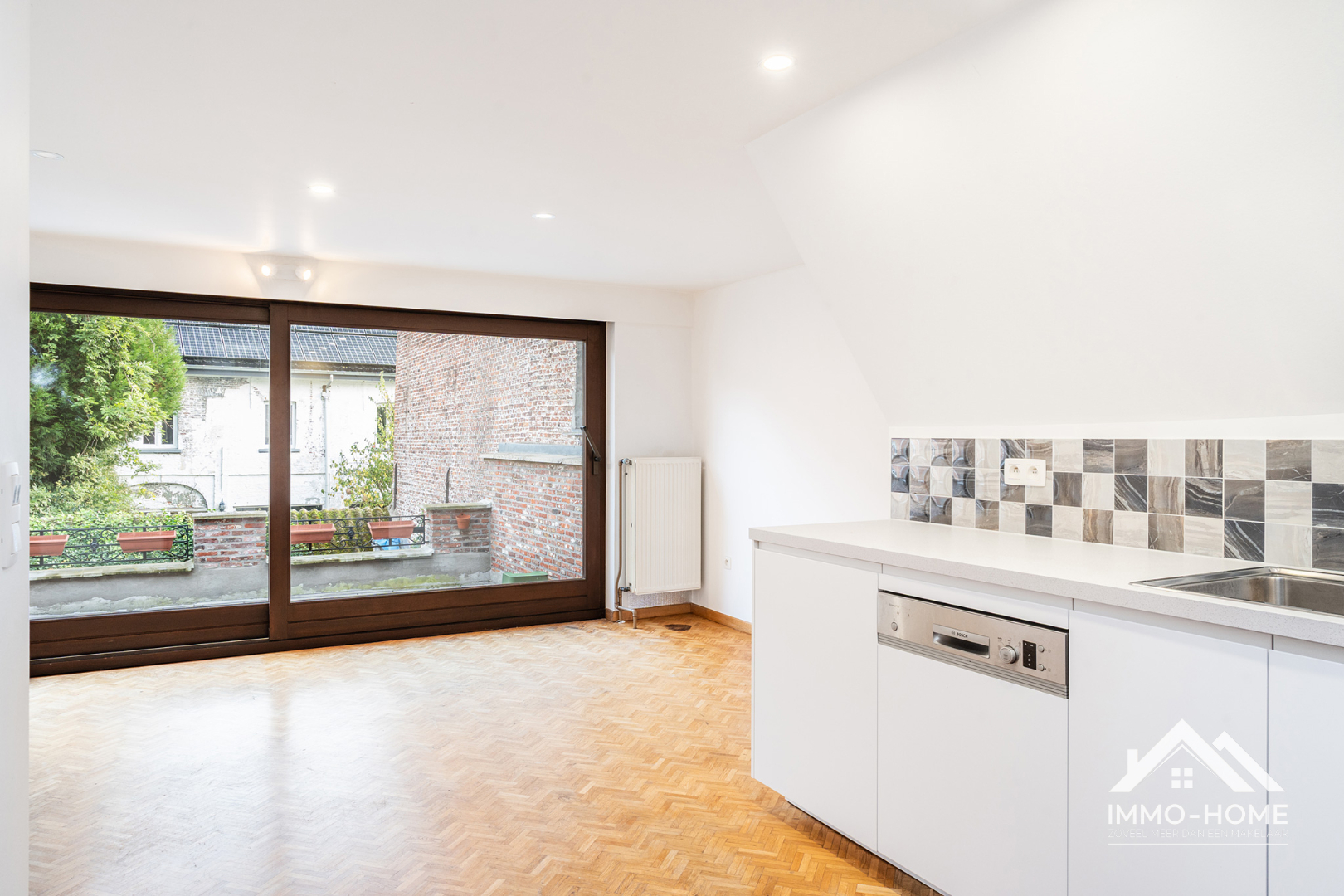 Instapklare duplex met ruim terras in hartje Lokeren - foto 4