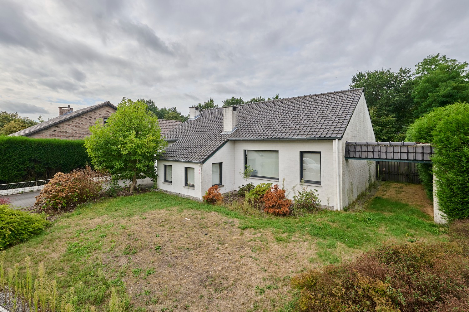 In een doodlopende straat in een kindvriendelijke omgeving semi bungalow met f - foto 1