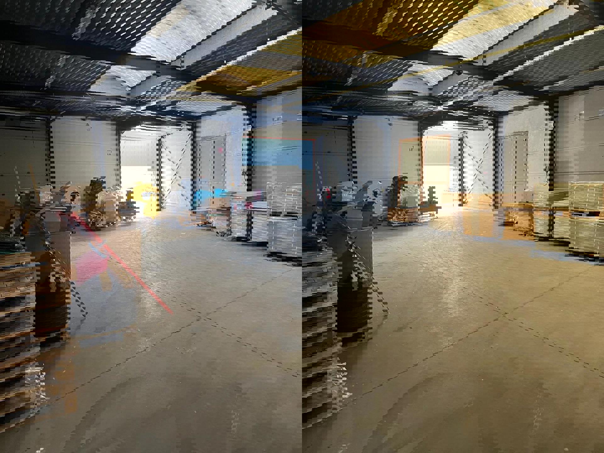 Magazijn 1020m² met kantoor te huur  - foto 2