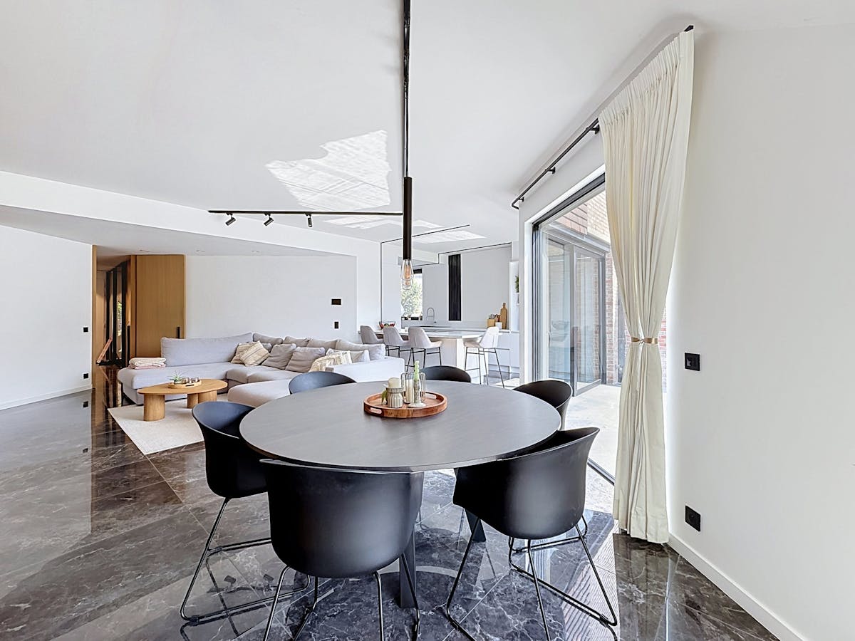 Maison avec 5 chambres, 2 salles de bain et jardin à louer à Veurne. - photo 4