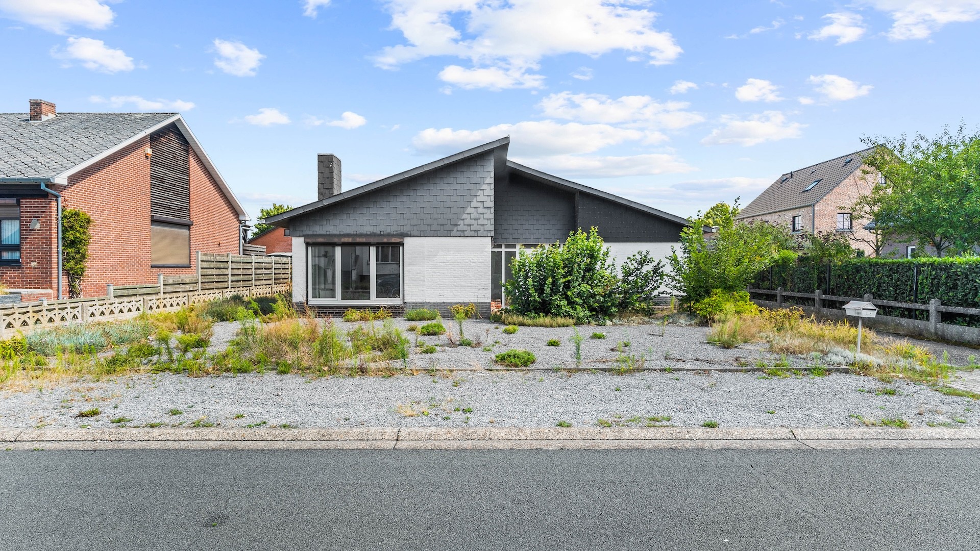 Te renoveren woning (O.B.) met 3 slaapkamers op 6a 48ca - photo 1