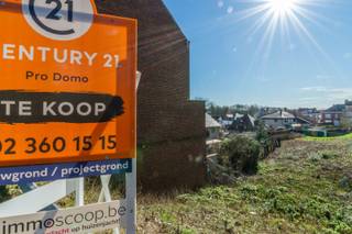 Bouwgrond/projectgrond bestaande uit perceel bouwgrond (4a 79ca) en achterliggend perceel tuingrond (4a 74ca) voor een één- of...