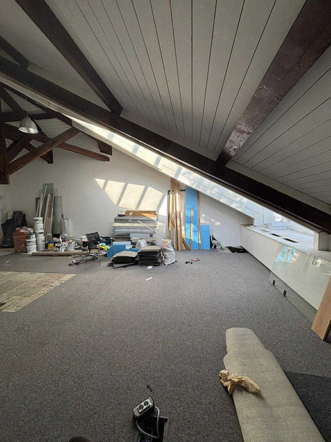 Commercial for rent in Waterloo - photo 5