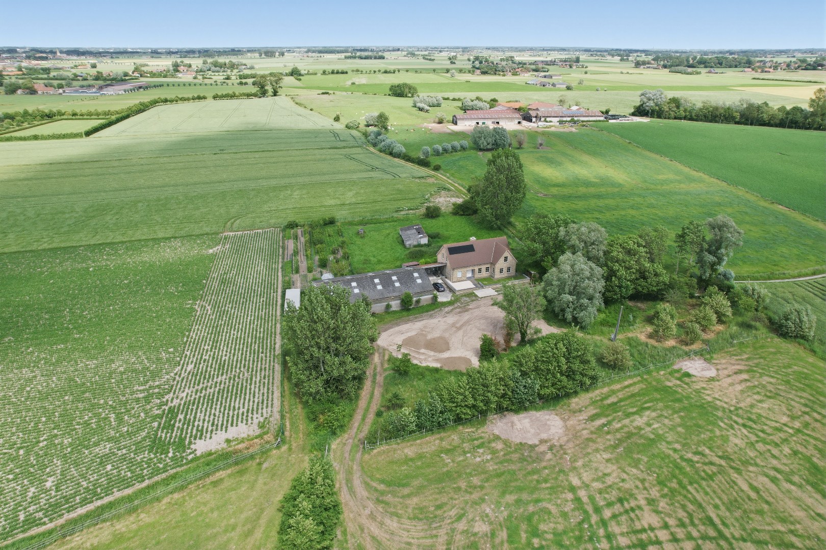 Recente open bebouwing (2019) op een perceel van maar liefst 44.888 m² - foto 5