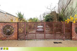 CENTRAAL GELEGEN WONING OP 9A 84CA MET EEN VERGUND MAGAZIJN VAN 215M², ZONNEPANELEN, CENTRALE VERWARMING, 3 SLAAPKAMERS EN EEN GEÏSOLEERDE...