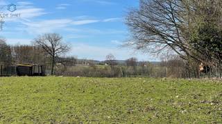 <p><span>OPEN BEBOUWING TE LIERDE OF 2 HOB MOGELIJK</span></p><p><span> </span></p><p><span>Deze grond is gelegen in een zijstraat van de N8 . </span></p><p><span> </span></p><p><span>Breedte van de grond 23,46m .</span></p><p><span> </span></p><p><span>Mogelijkheid om 50 are weidegrond bij te kopen zodanig er dan een totale oppervlakte is van 1ha781ca </span></p><p><span> </span></p><p><span>Voor inlichtingen gelieve op de advertentie te reageren, wij bellen u zelf op om een afspraak in te plannen. </span></p>