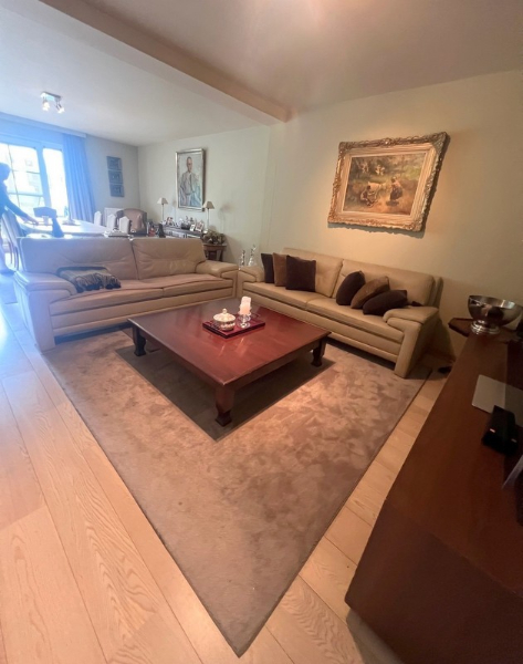 IN EEN CHARMANT KLEINSCHALIG GEBOUW IN KNOKSE STIJL APPARTEMENT OP DE 1 STE VERD. - foto 3