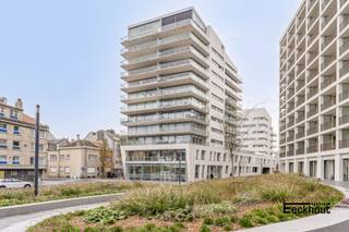 Dit prachtige appartement in Oostende biedt alles wat je nodig hebt voor een comfortabel en modern leven aan de Belgische kust. Het appartement...