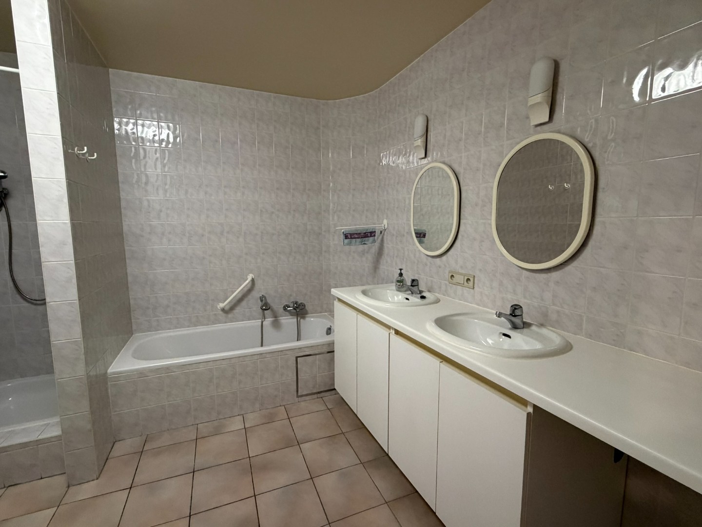 Apartment with 2 bedrooms in the center of Halle. - photo 5