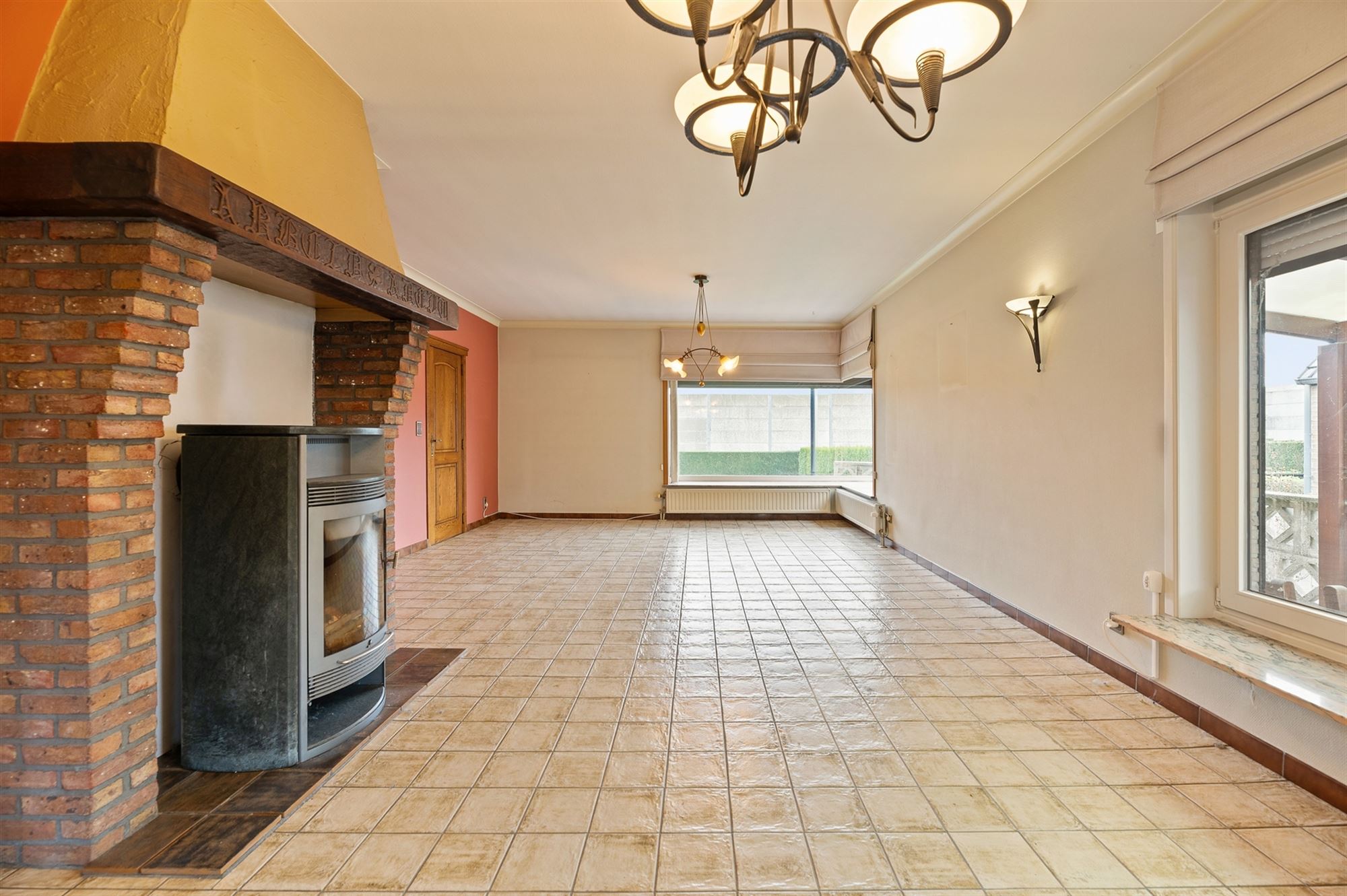 OP TE FRISSEN WONING MET 3 SLAAPKAMERS GELEGEN OP EEN RUIM PERCEEL VAN 11A70CA TE PAAL - foto 2