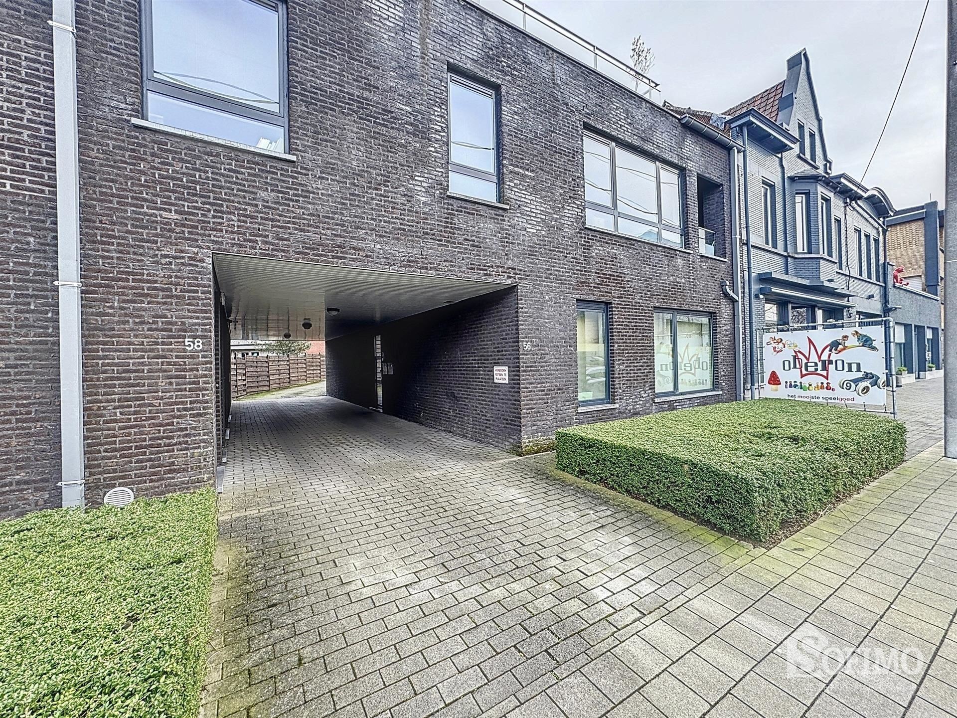 Instapklaar GELIJKVLOERS 2 slpk. appartement (98 m²) met tuin en GARAGE - foto 1