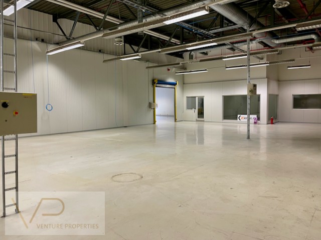 Goed beveiligd magazijn 3524m2 - foto 4