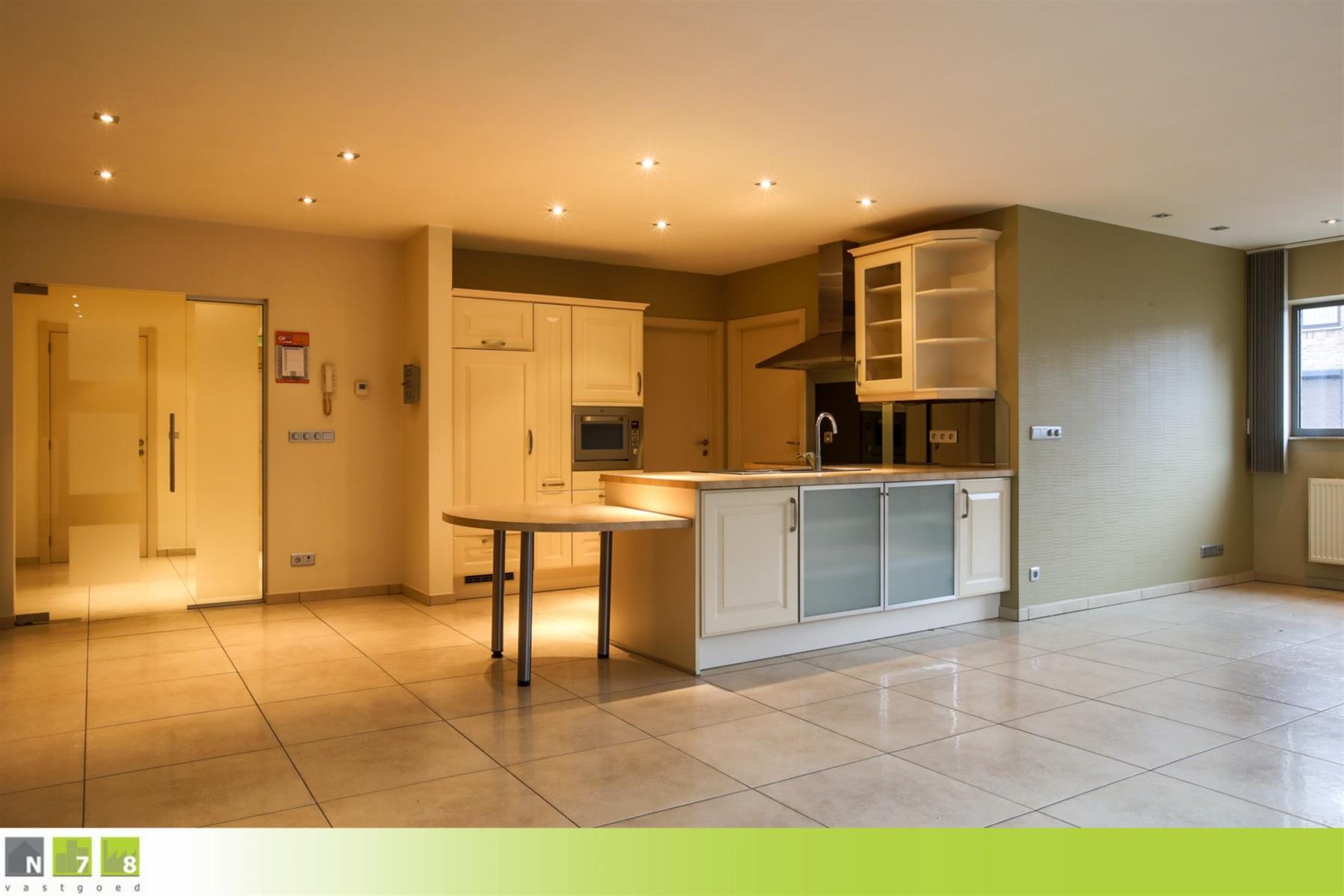 Appartement à louer à Maaseik avec 2 chambres - photo 2