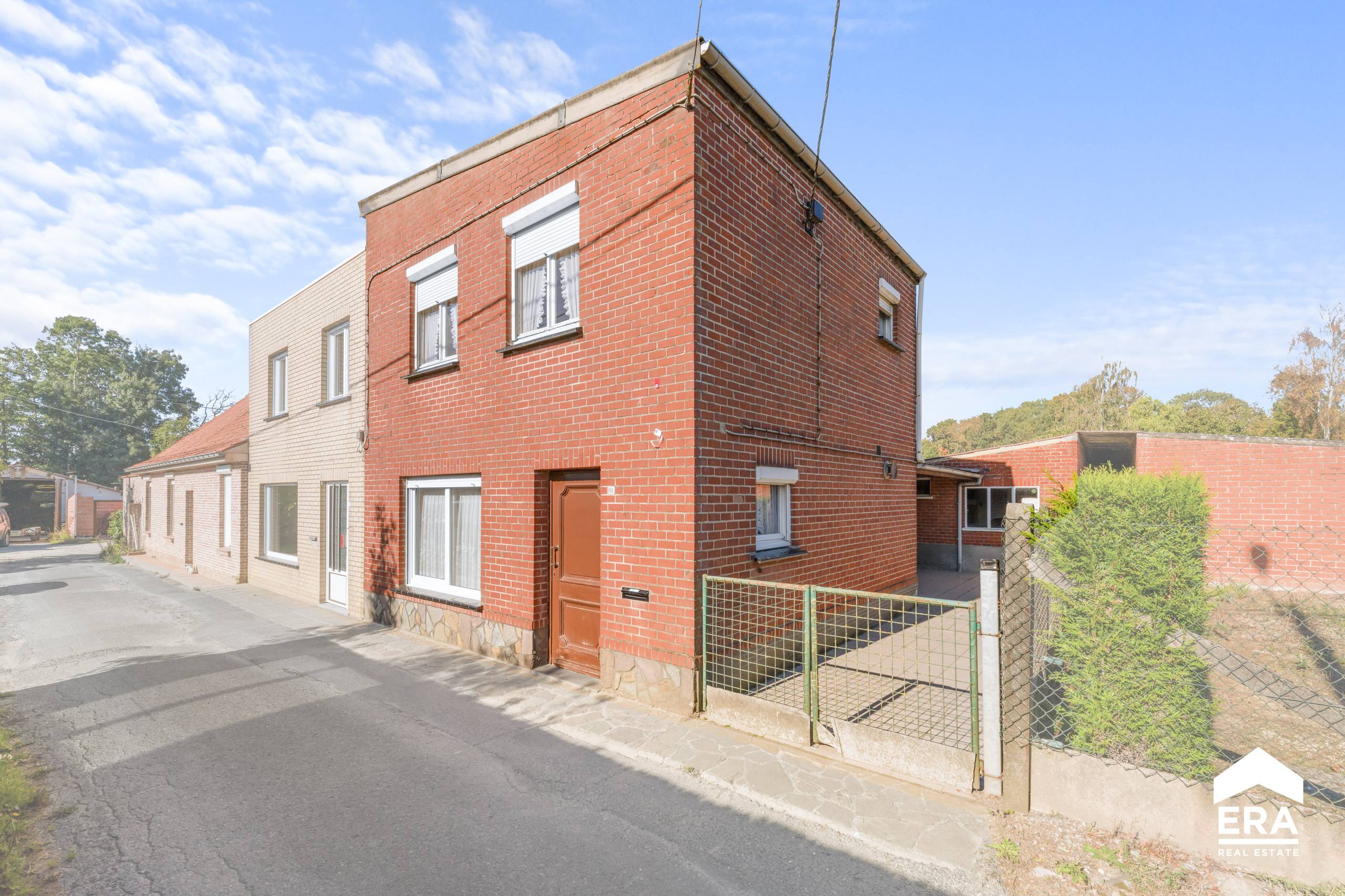 Te renoveren woning te koop in Elverdinge met tuin - foto 3