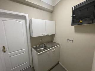 Dit handelspand ligt op een goed bereikbare plaats dichtbij het centrum van Oostende, er is veel parkeermogelijkheid in de buurt. Het pand...