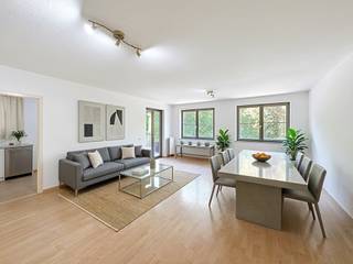 <p>IMMO STORE biedt u dit GOED GELEGEN appartement van ca. 123 m² op de 1STE VERDIEPING van een gebouw uit 2007 aan. Het appartement bestaat uit een RUIME woonkamer met AANPALEND TERRAS, een OPEN INGERICHTE keuken, inkomhal, 4 SLAAPKAMERS, een badkamer met BAD en DUBBELE LAVABO en een aparte DOUCHEKAMER. Het gebouw bevindt zich op een STEENWORP van het STATION en NABIJ ALLE FACILITEITEN. +++ EPC 'E' of 239 +++ Vraagprijs appartement: € 375.000. VERPLICHTE aankoop van 1 AUTOSTAANPLAATS aan € 17.500, waardoor de totale aankoopprijs € 392.500 bedraagt. Grijp deze unieke IMMO STORE-kans en plan vandaag nog uw bezoek! Bel ons op 02/203.03.03 of stuur een mail naar info@immo-store.be!</p>