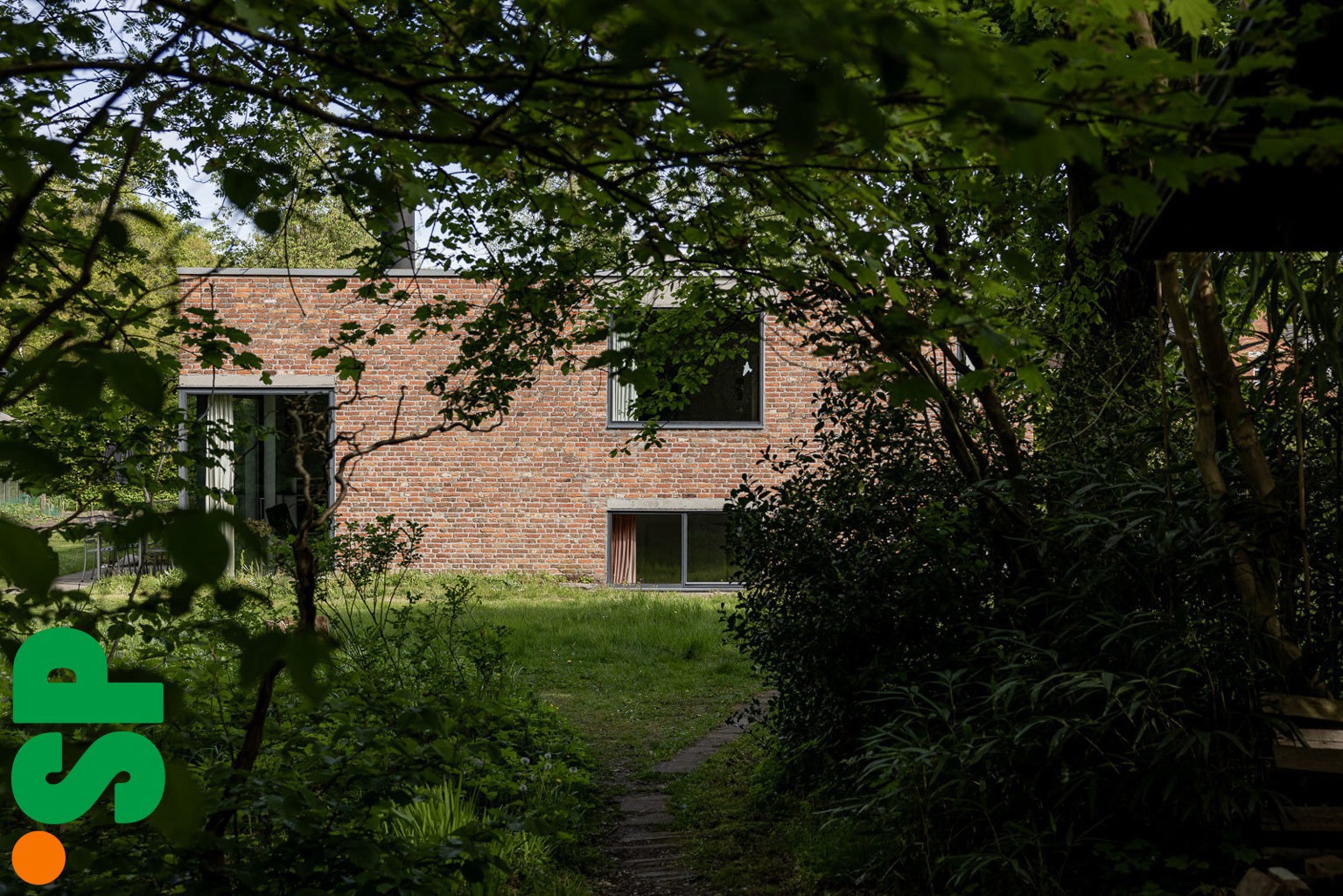 Architecturale parel in groene oase van rust. - foto 1
