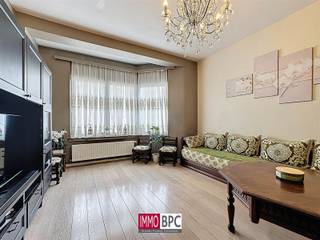 Jouw nieuwe stek in hartje Koekelberg!Ontdek een charmant appartement met een bewoonbare oppervlakte van 75m² op een centrale ligging. Dit...