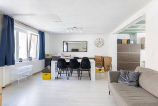 De Panne: te renoveren duplexappartement te koop in het centrum Op zoek naar een betaalbare woonst of een interessante investering? Dit charmante...