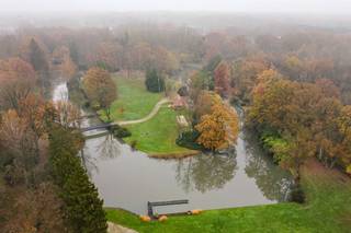 Luxe appartement op 1e verdieping te Koningshof (Iepenburg) * Indeling : hal op grote tegels, gastentoilet, woonkamer (ca. 37m²) op grote tegels met...