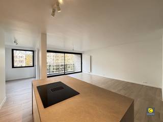 Prachtig gerenoveerd 2-slaapkamer appartement op toplocatie met 2 terrassen!Ontdek dit instapklare appartement aan de Fruithoflaan, een geliefde en...