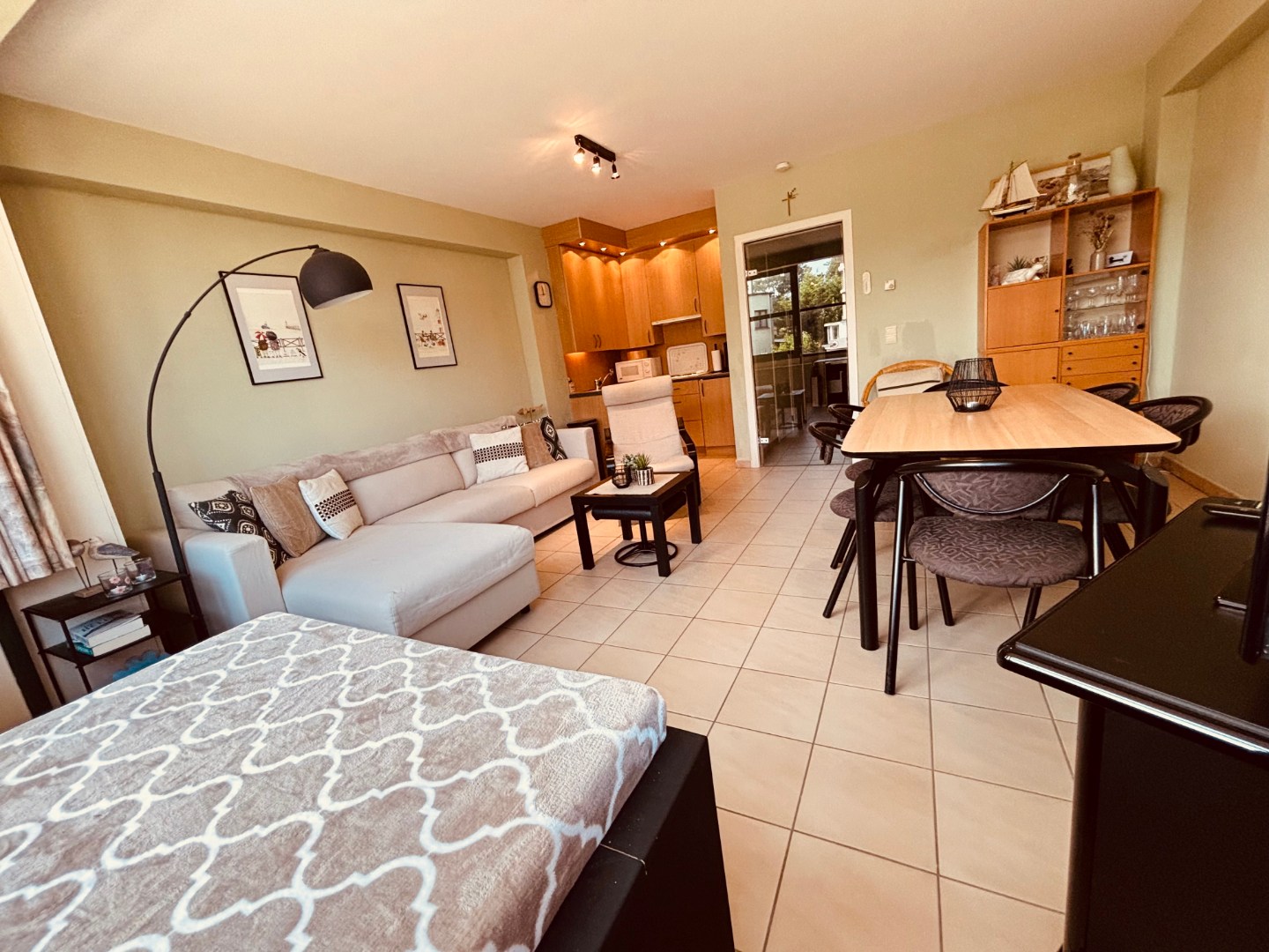 Volwaardig ruim appartement op voetstap van de zeelijn - foto 3