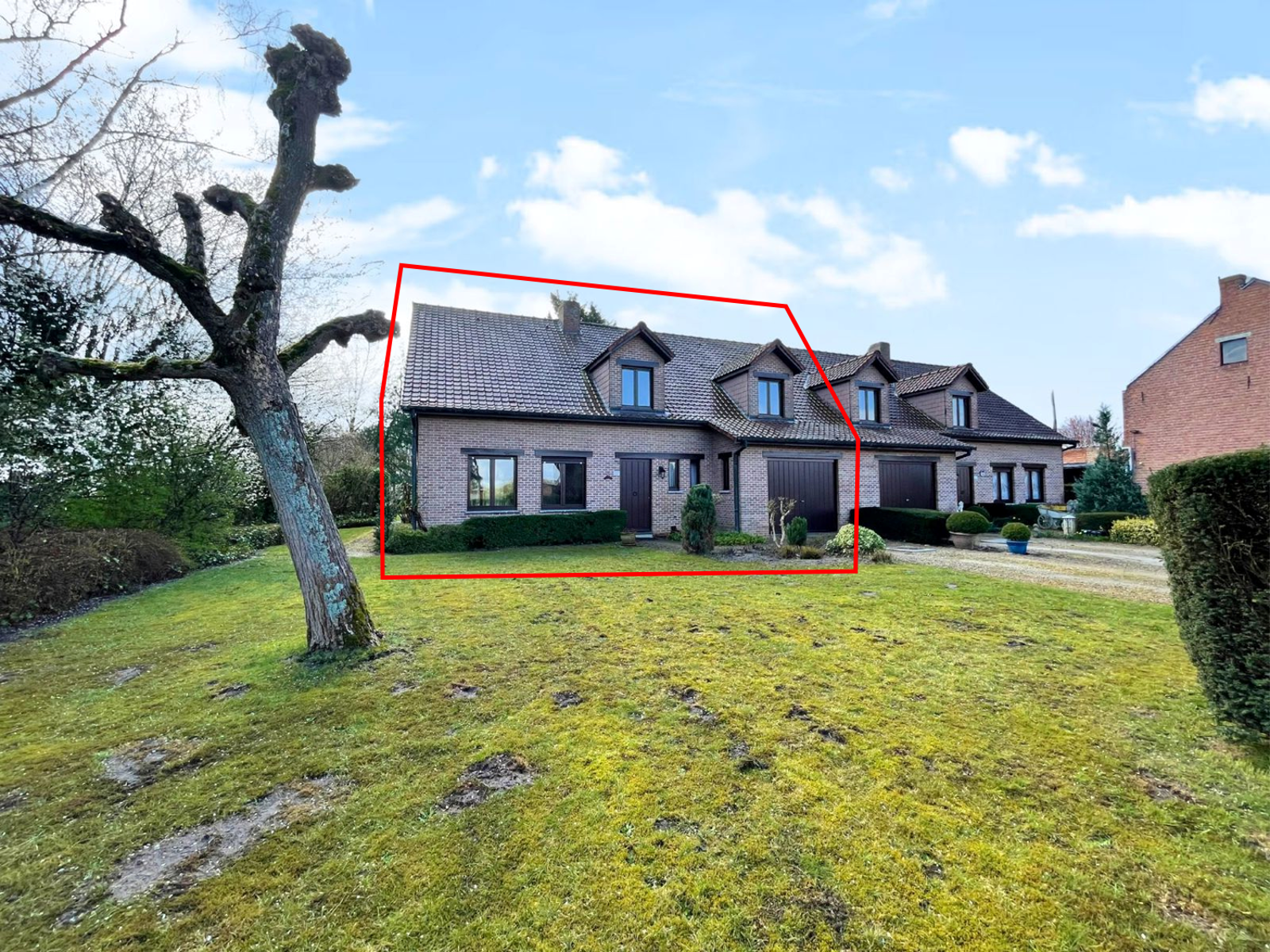 ZEER RUIME HALFOPEN BEBOUWING MET 4 SLPK EN ZUIDTUIN - foto 2