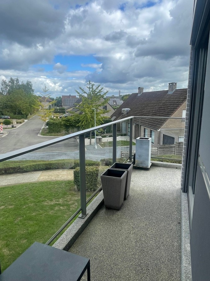 Perfect onderhouden en afgewerkt 2-slaapkamerappartement op rustige ligging - foto 2